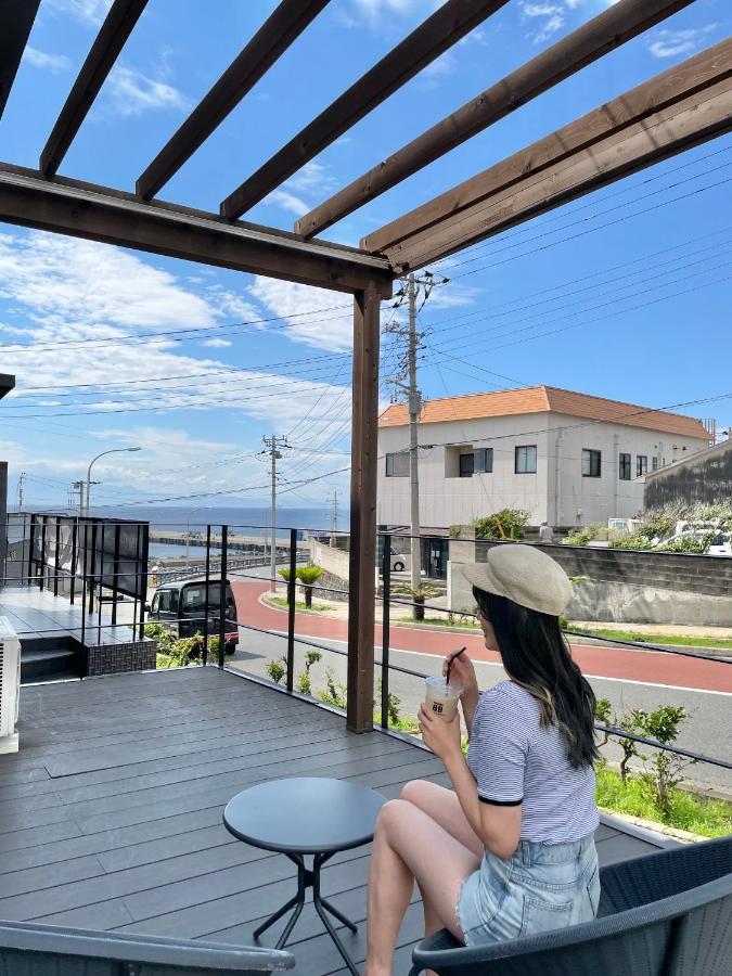 Отель Book Tea Bed Izuoshima Экстерьер фото